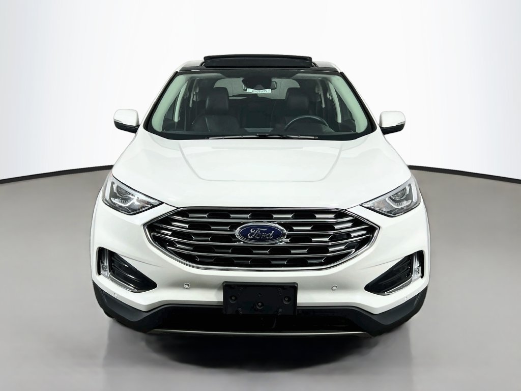 Used 2020 Ford Edge Titanium w/ Class II Trailer Tow Package AWD/4WD image 2