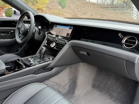 New 2026 Bentley Flying Spur Plug-In Hybrid image 2