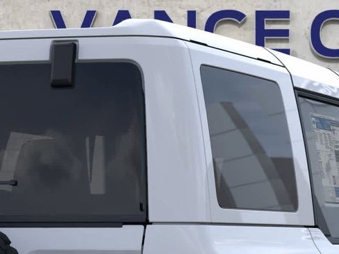 New 2025 Ford Bronco Badlands image 25