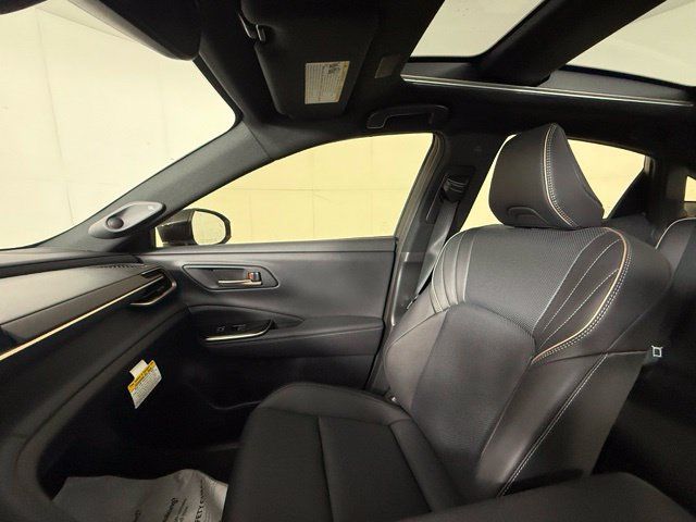 Used 2026 Toyota Crown Platinum AWD/4WD image 18