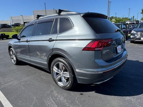Used 2018 Volkswagen Tiguan SEL Premium w/ 3rd Row Seat Package AWD/4WD image 5