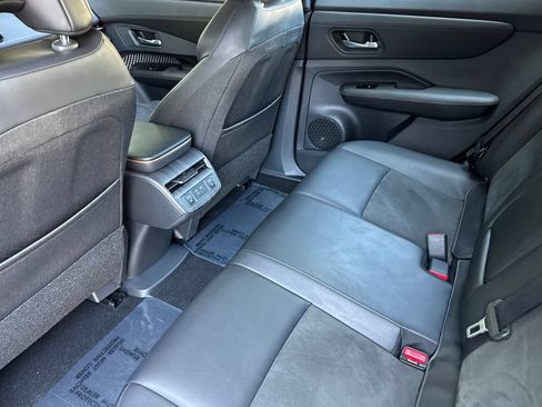 Used 2024 Nissan Ariya FWD image 11
