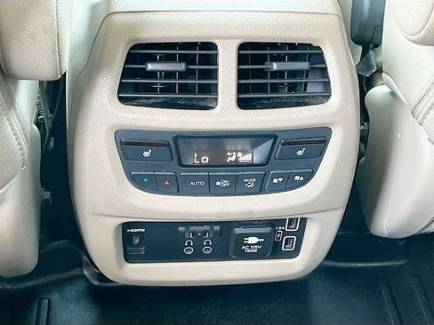 Used 2019 Honda Pilot Touring image 27