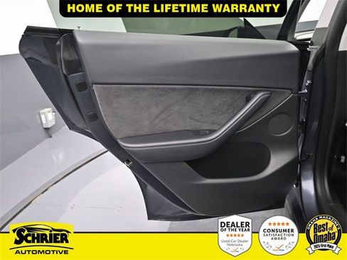 Used 2022 Tesla Model Y Long Range image 37