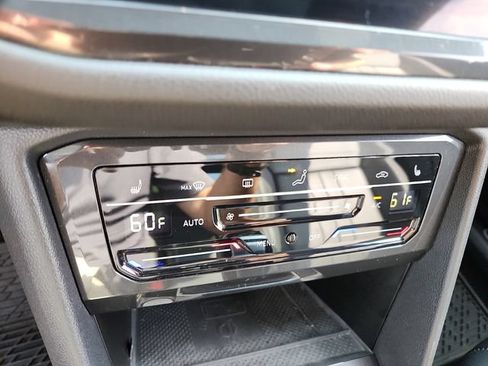Used 2024 Volkswagen Tiguan SE R-Line AWD/4WD image 18
