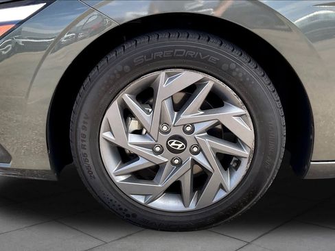 Used 2024 Hyundai Elantra SEL FWD image 10