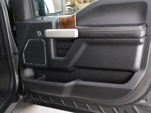 Used 2020 Ford F150 Lariat RWD image 9