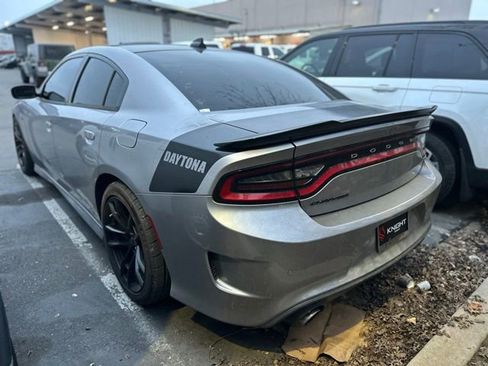 Used 2018 Dodge Charger R/T image 4