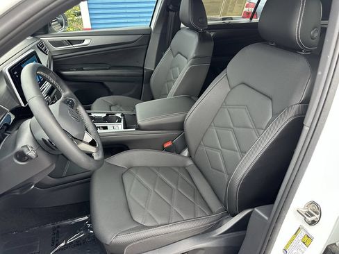Used 2024 Volkswagen Atlas Cross Sport SE FWD image 17