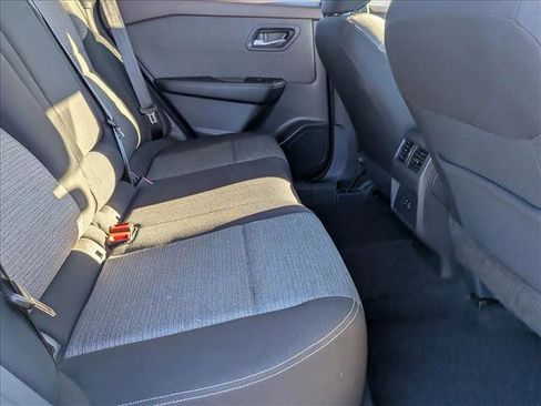 Used 2023 Nissan Rogue SV image 18