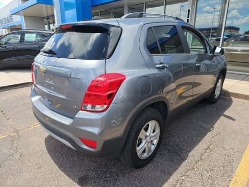Used 2020 Chevrolet Trax LT w/ Driver Confidence Package AWD/4WD image 3