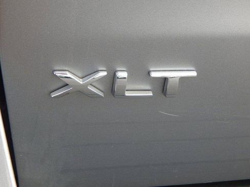 Used 2024 Ford Expedition XLT image 8