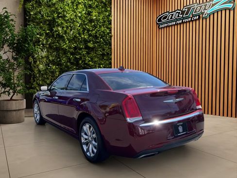Used 2018 Chrysler 300 Limited AWD/4WD image 4