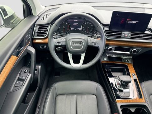 Certified 2023 Audi Q5 2.0T Premium w/ Convenience Package AWD/4WD image 10