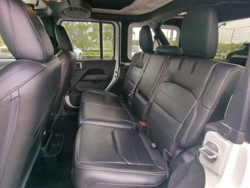 Used 2023 Jeep Wrangler Unlimited Sahara w/ Cold Weather Group AWD/4WD image 15