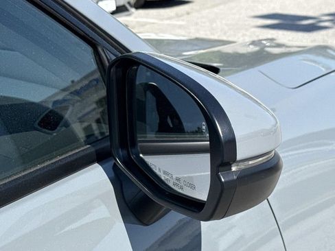 Certified 2026 Honda HR-V EX-L image 27