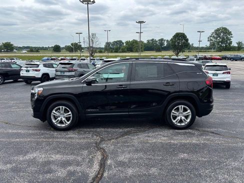 Certified 2023 GMC Terrain SLE w/ Driver Convenience Package FWD image 2