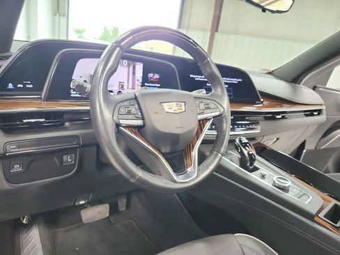 Used 2023 Cadillac Escalade ESV Premium Luxury RWD image 18