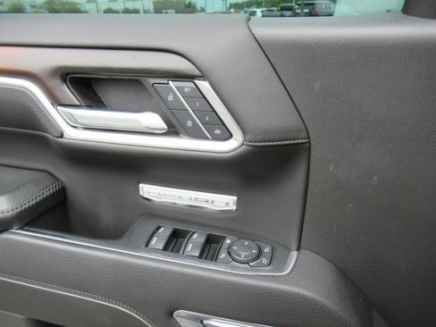 Used 2024 GMC Sierra 1500 Denali AWD/4WD image 19
