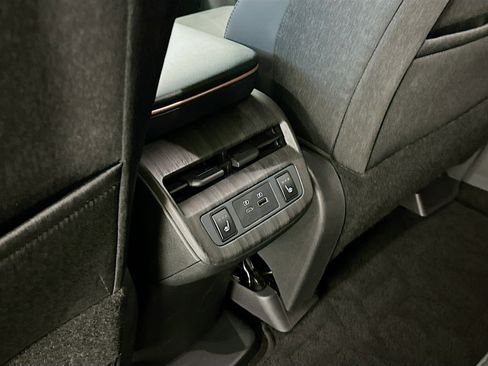 Used 2023 Nissan Ariya AWD image 29