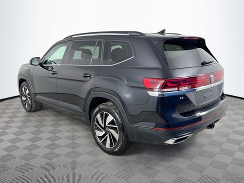 Used 2024 Volkswagen Atlas SE AWD/4WD image 6