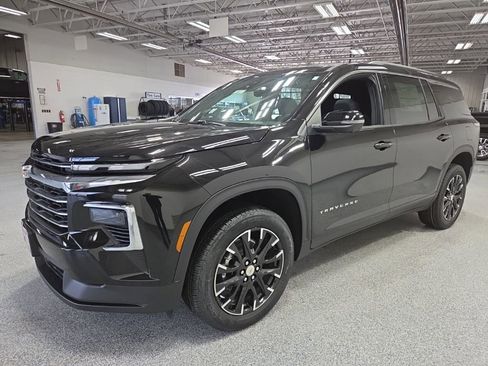 New 2026 Chevrolet Traverse LT image 3