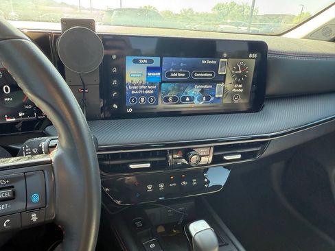 Used 2025 Nissan Kicks SR FWD image 20