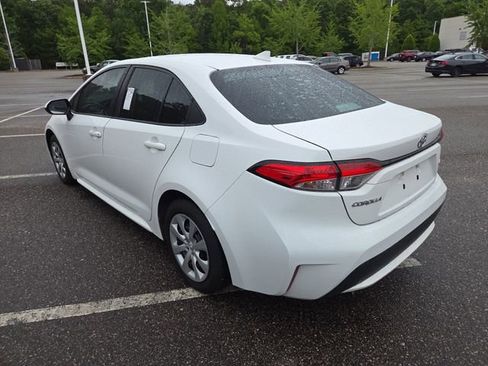 Used 2021 Toyota Corolla LE FWD image 5