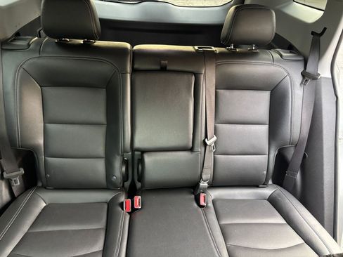 Used 2024 GMC Terrain SLT AWD/4WD image 33