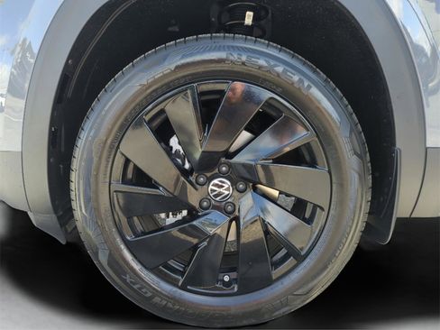 New 2026 Volkswagen Atlas SE image 17