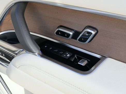 Used 2023 Land Rover Range Rover Autobiography image 51