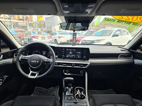 Used 2022 Kia K5 LXS image 10