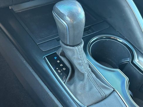 Used 2020 Toyota Camry SE image 17