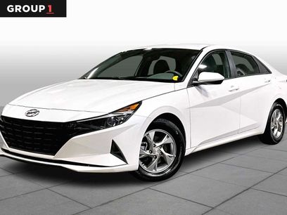Used 2022 Hyundai Elantra SE