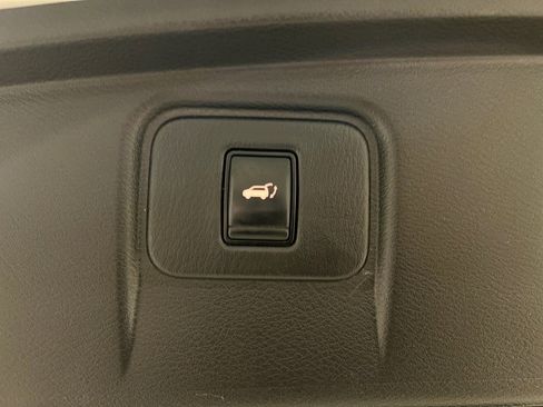 Used 2018 Nissan Murano SV image 7