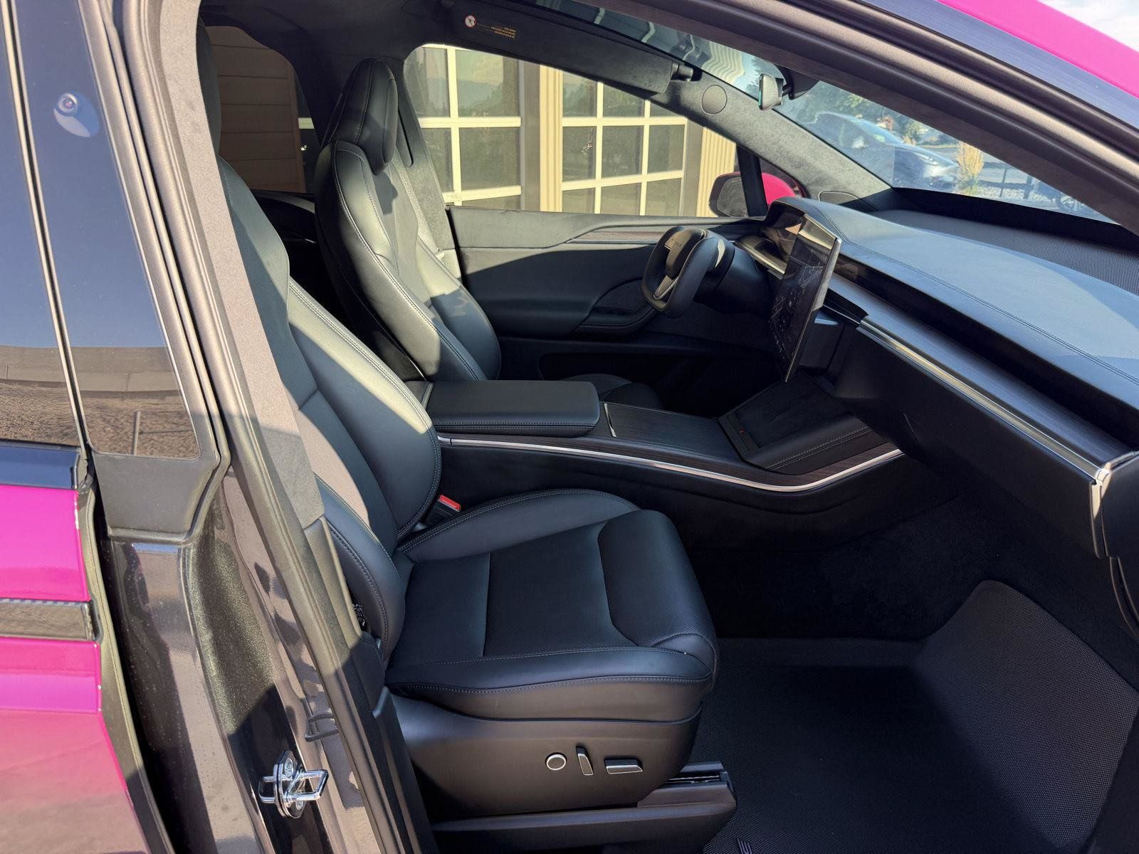 Used 2025 Tesla Model X AWD/4WD image 23