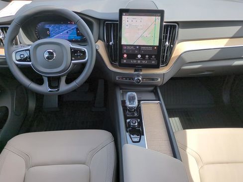 New 2026 Volvo XC60 B5 Plus AWD/4WD image 10