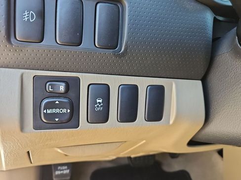 Used 2011 Toyota Tacoma PreRunner w/ SR5 Pkg #2 RWD image 22