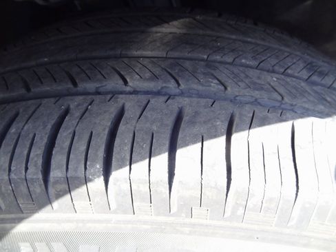 Used 2023 Ford Explorer XLT w/ Equipment Group 202A image 15