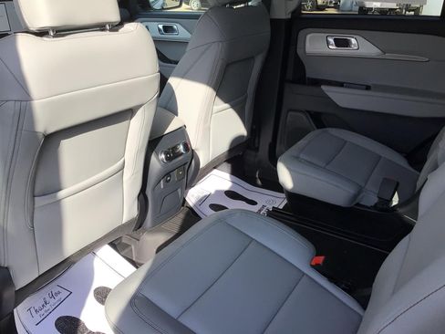New 2026 Ford Explorer Active w/ Active Comfort Package image 17