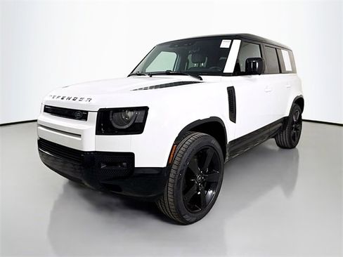 Used 2025 Land Rover Defender 110 V8 image 1