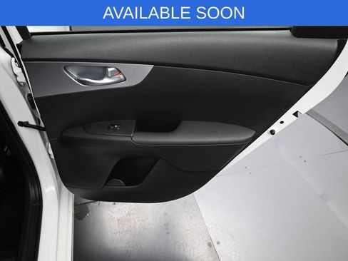 Used 2022 Kia Forte LXS FWD image 29