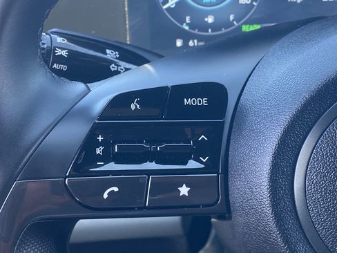 Used 2025 Hyundai Elantra Limited FWD image 22