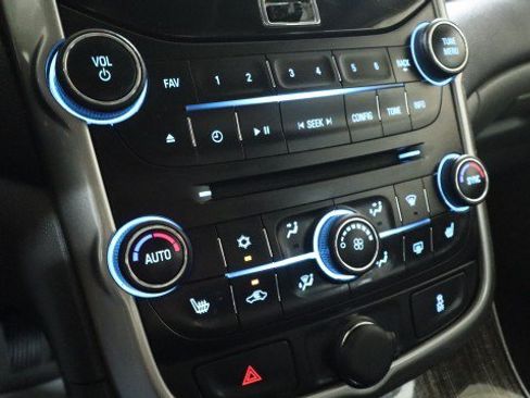 Used 2015 Chevrolet Malibu LT w/ Leather Package FWD image 20