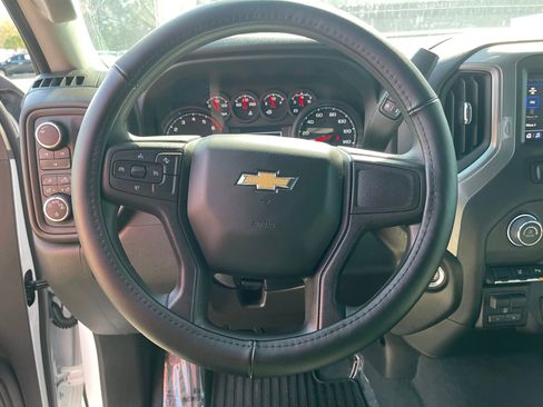 Used 2025 Chevrolet Silverado 2500 Custom w/ Custom Value Package image 16