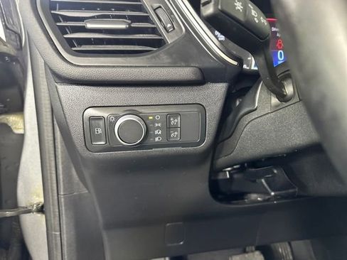 Used 2022 Ford Escape SE w/ Cold Weather Package image 19