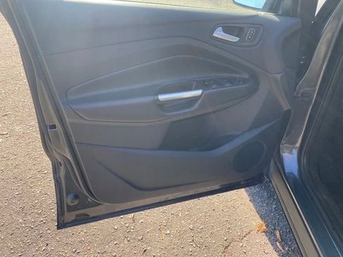 Used 2022 Ford Escape SE image 20