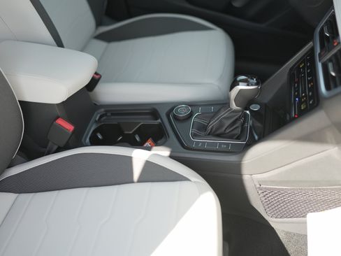 New 2025 Volkswagen Taos SE image 18