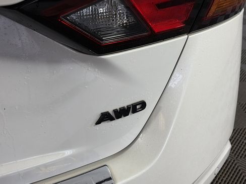 Certified 2022 Nissan Altima 2.5 SR w/ Midnight Edition Package image 17