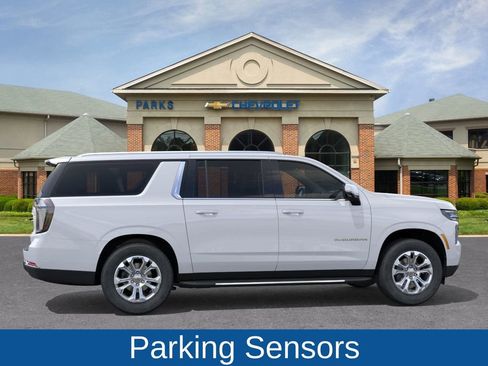 New 2026 Chevrolet Suburban LT image 6